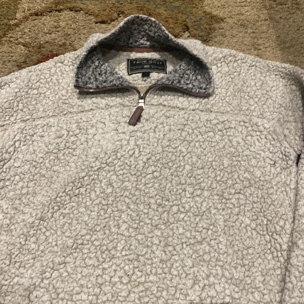 ❤️ True Grit Pullover❤️ - Picture 3 of 6